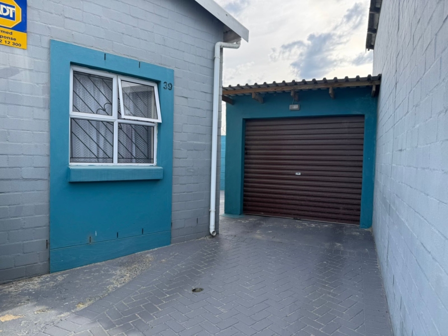 To Let 2 Bedroom Property for Rent in Fountain Village Western Cape